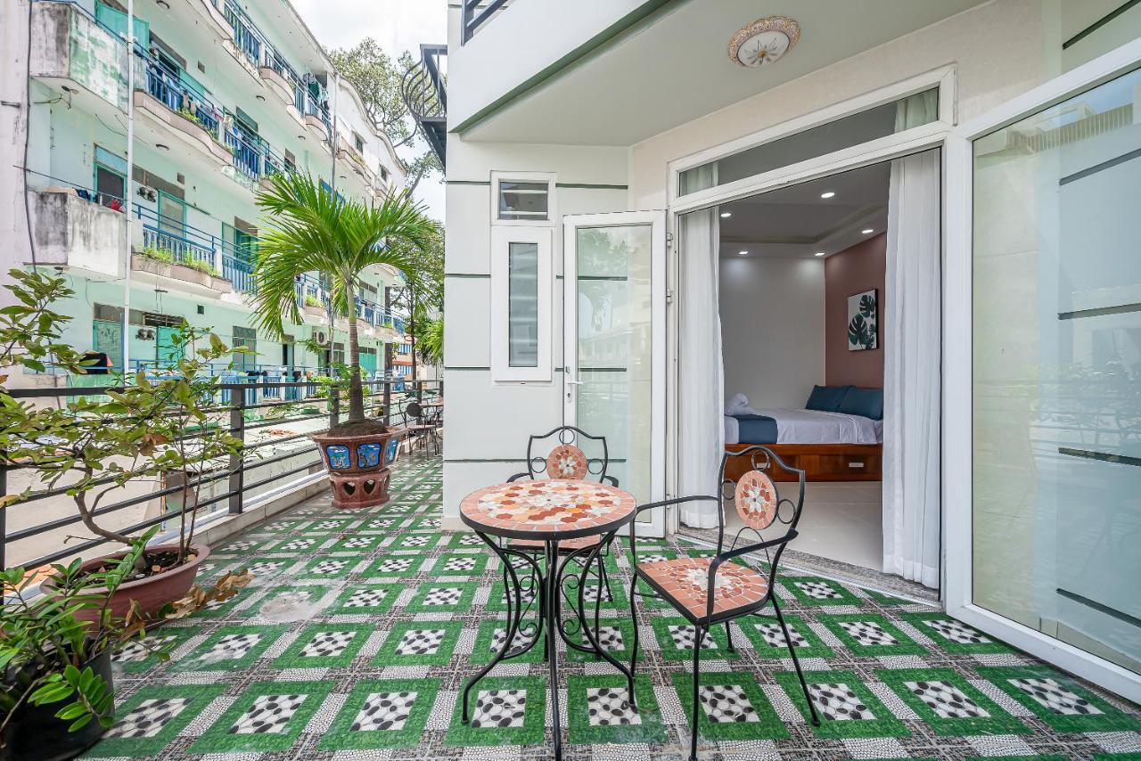 Cozrum Homes - Retro House Хошимин Экстерьер фото